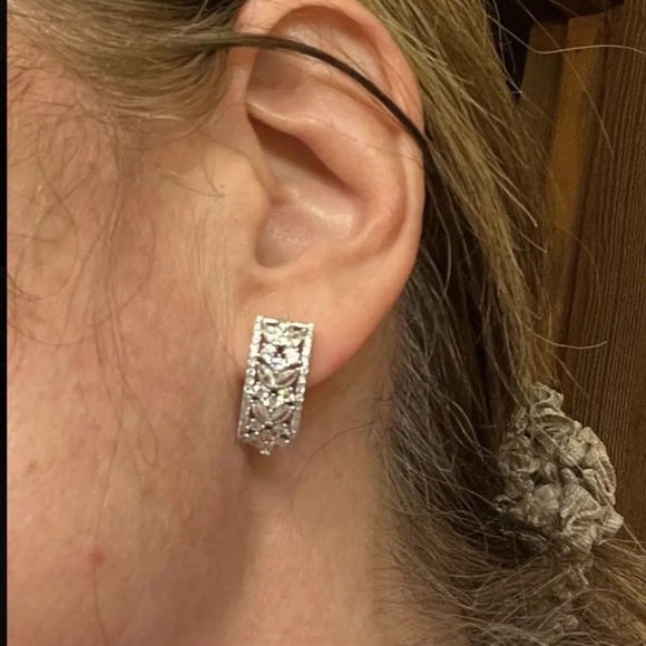 Cz Diamond Floral Post Back Drop Earrings - Picture 14 of 16